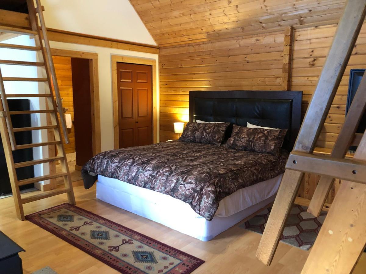 Camels Hump Guest Ranch Lumby Eksteriør billede